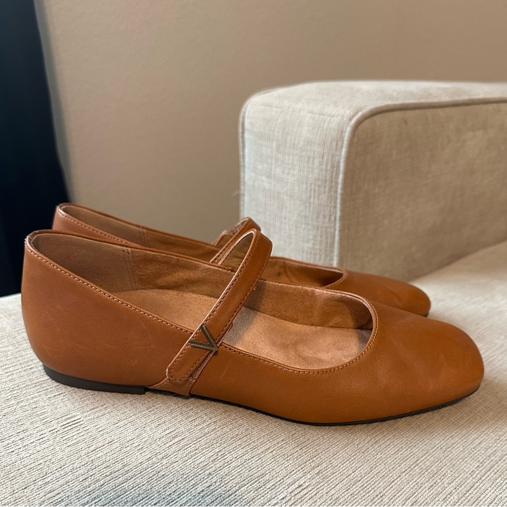 Vionic Women's Alameda Mary Jane Flats